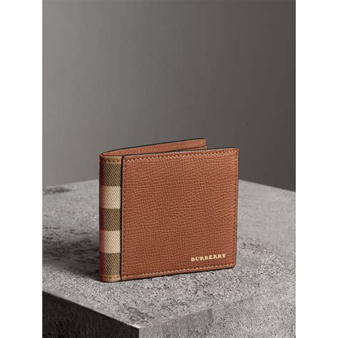 mens burberry wallets|burberry wallet men's price.